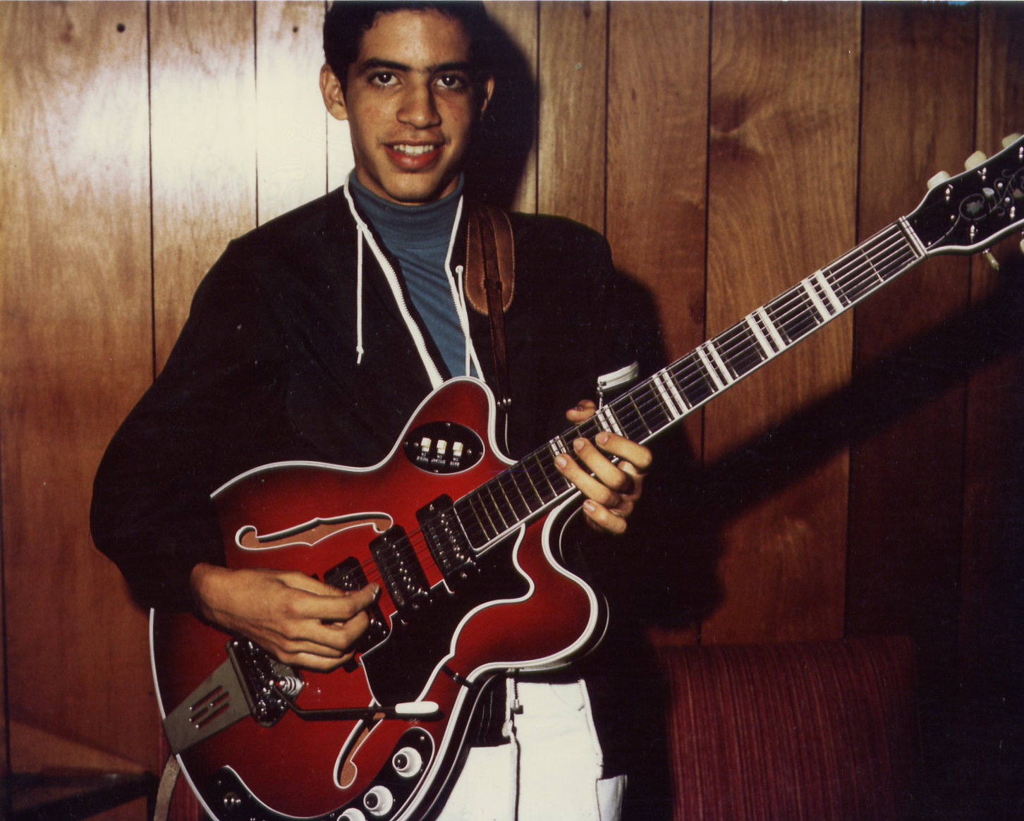 Tony with Hoffner Guitar